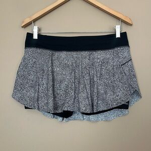 {Lululemon} Final Lap Skirt in Black & White - Womens 8
